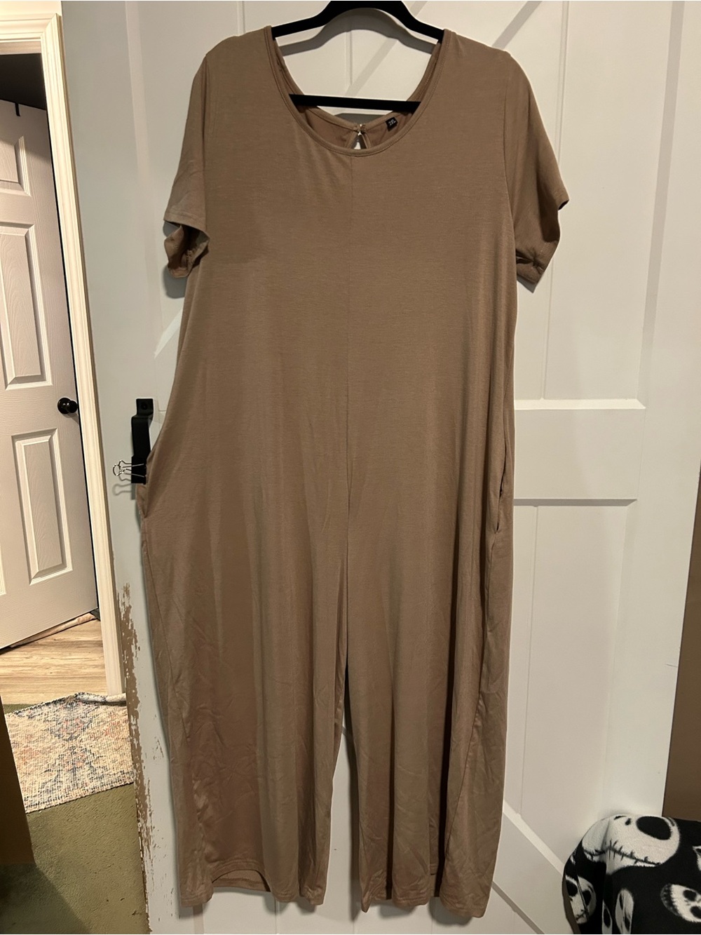 Women's Short-Sleeve Wide-Leg Jumpsuit in Taupe